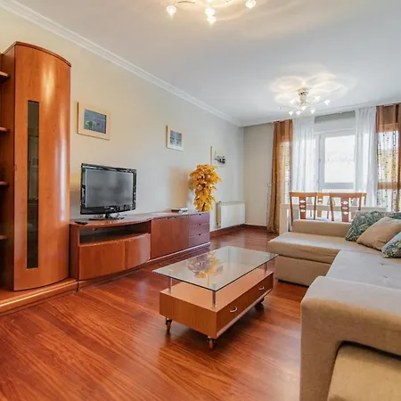 Zona Centro Con Garaje Y Piscina 4 Personas Apartment *